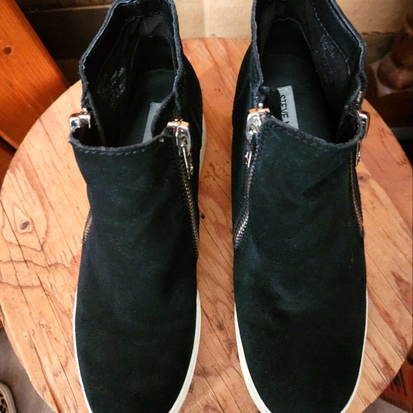 STEVE MADDEN BLACK ZIP WEDGE HIGH TOP SHOE- WOMEN'S SIZE 7.5 - Picture 7 of 8